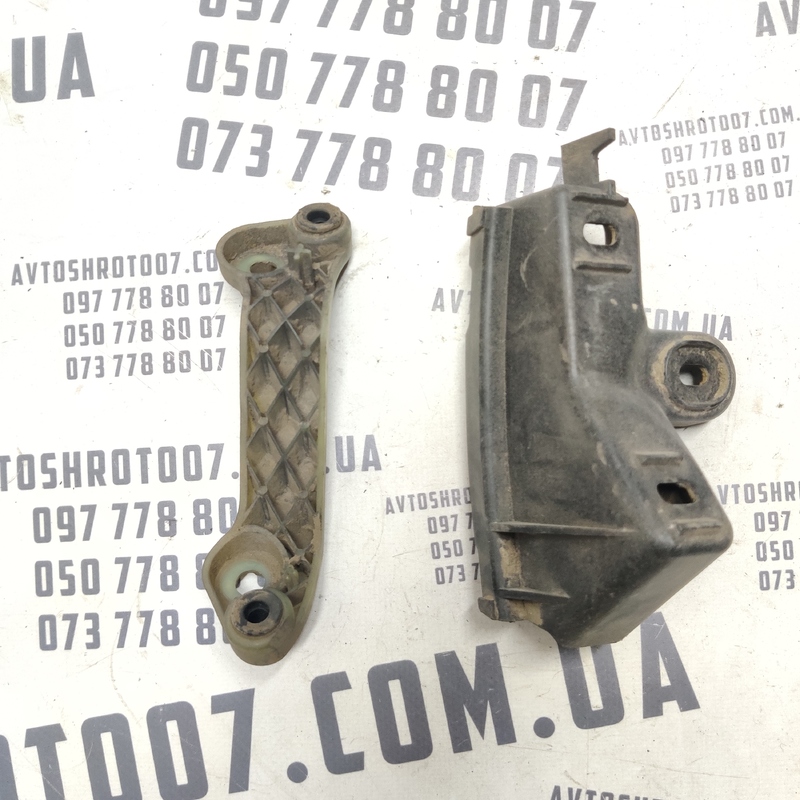 Кронштейн бампера Audi A6 C6 04-11 2.0TDI зад лів 4f9807897a