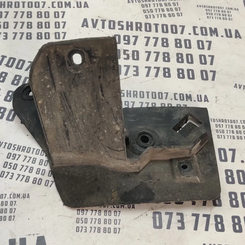 Бризговик VW Passat B8 USA задній правий OEM 561854856a