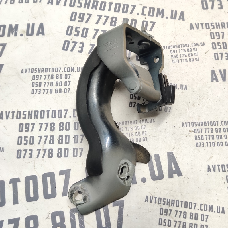 Петля багажника Audi A6 C6 04-11 2.0 TDI ліва OEM 4f9827299d