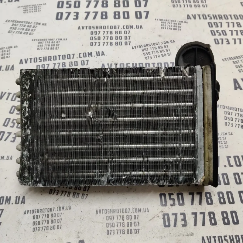 Радіатор пічки Volkswagen Passat B3 (88-93) OEM 1H1819093A