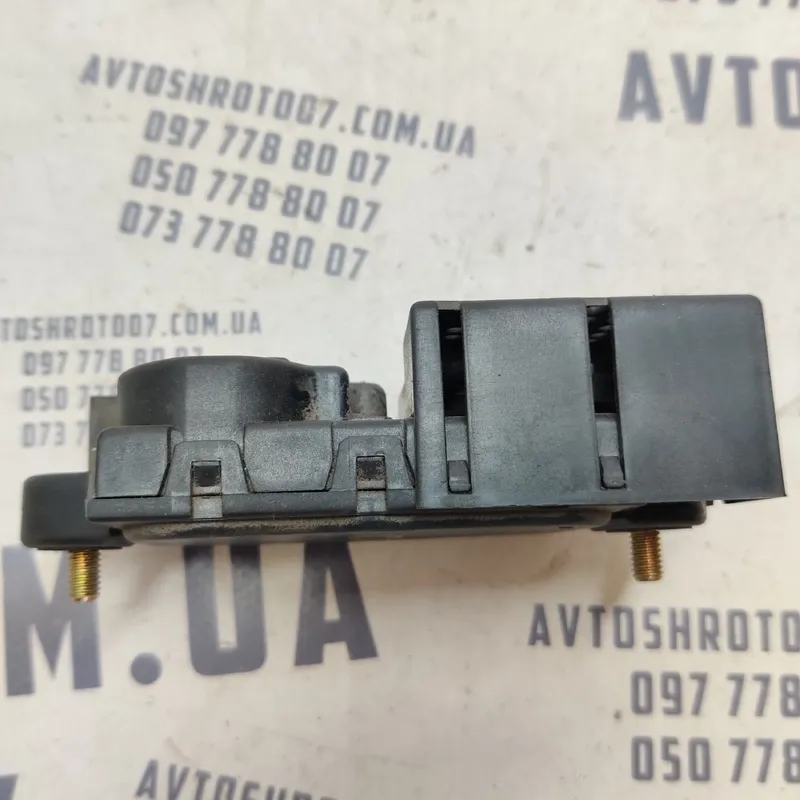 Привід замка Hyundai Sonata IV (98-05) 2.0 Бенз Задня права