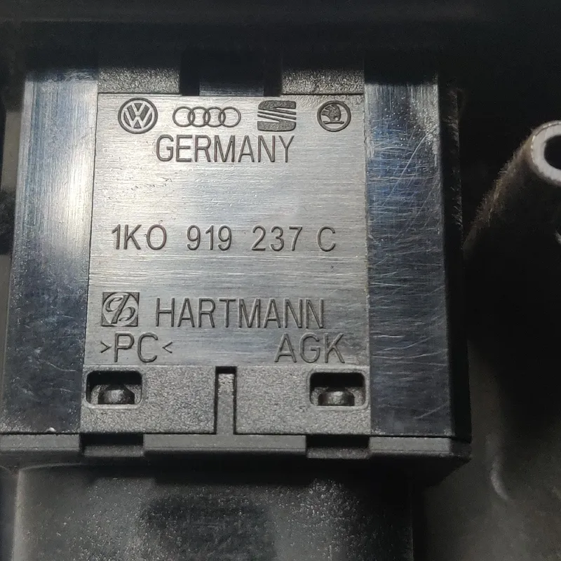 Вимикач подушок Audi A6 C6 (04-11) 2.0 TDI OEM 1k0919237c