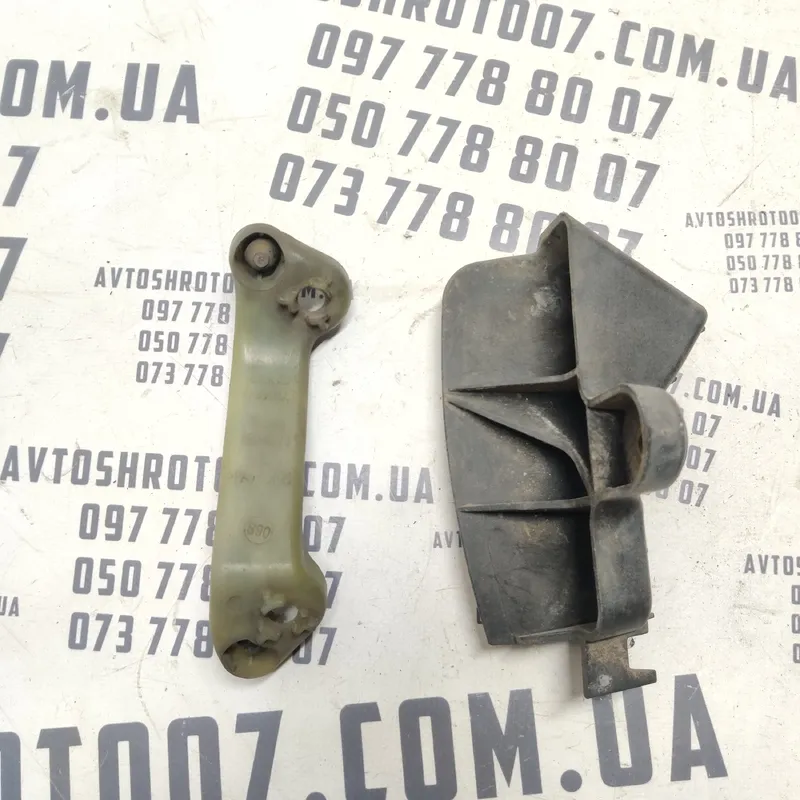 Кронштейн бампера Audi A6 C6 04-11 2.0TDI зад лів 4f9807897a