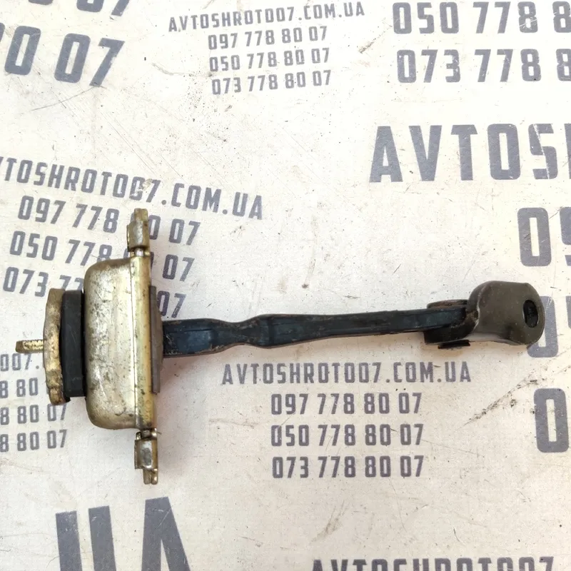 Обмежувач дверей Hyundai Sonata IV (98-05) 2.0 Бензин правий