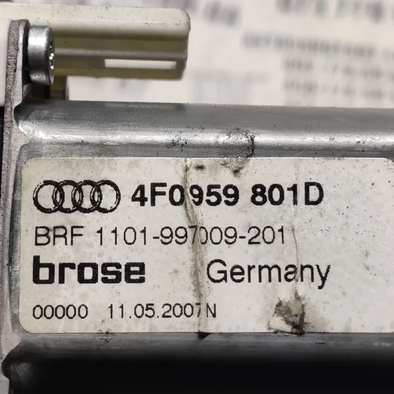 Мотор склопідіймача Audi A6 C6 04-11 2.0 TDI п.л. 4F0959801D