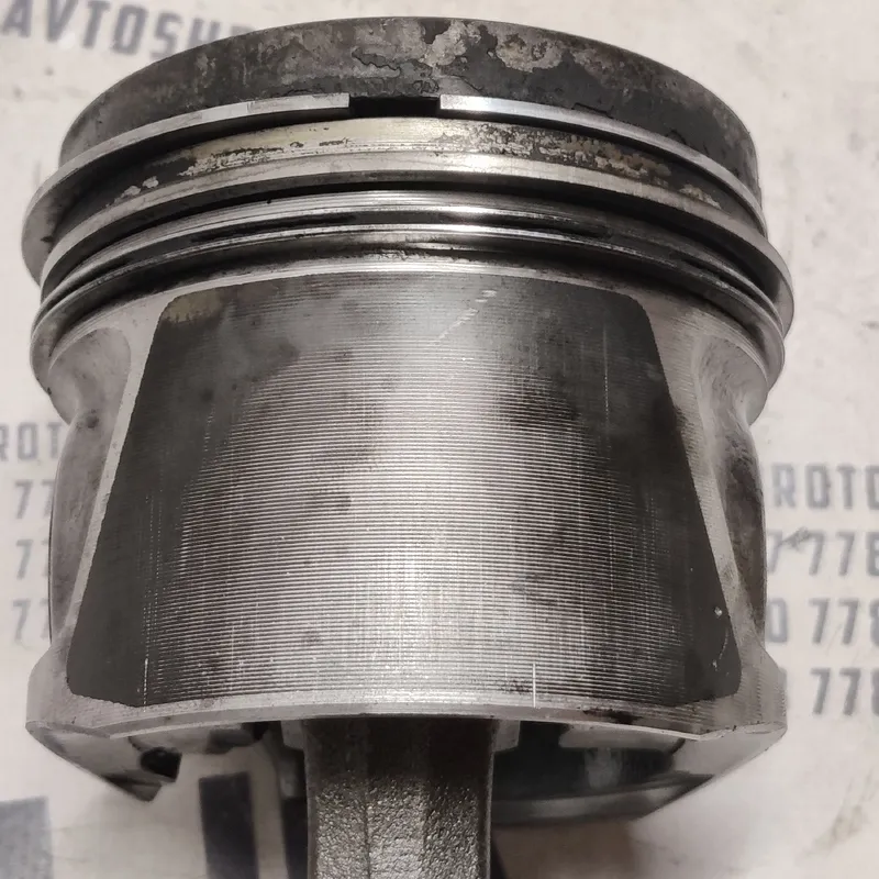 Поршень з шатуном Audi A6 C6 04-11 2.0 TDI OEM 240407303ge