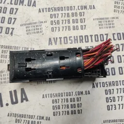 Блок запобіжників VW Passat B8 USA (14-23) OEM 3310360 фото 3