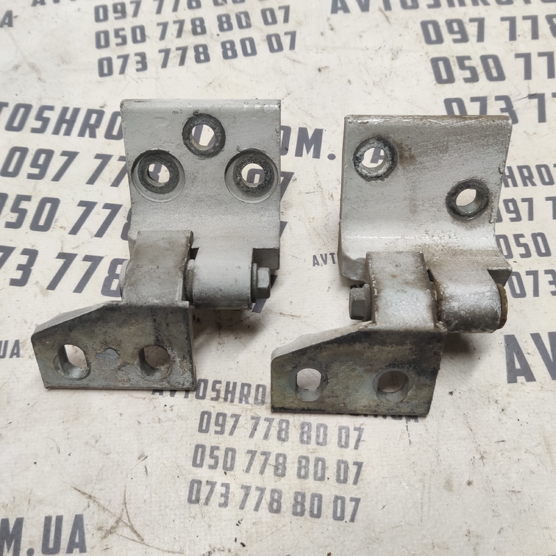 Дверна завіса Peugeot Partner 1 (96-08) 1.4 бенз пер. права