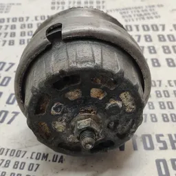 Подушка двиг. Audi A6 C6 04-11 2.0 TDI права OEM 4F0199382AD фото 2