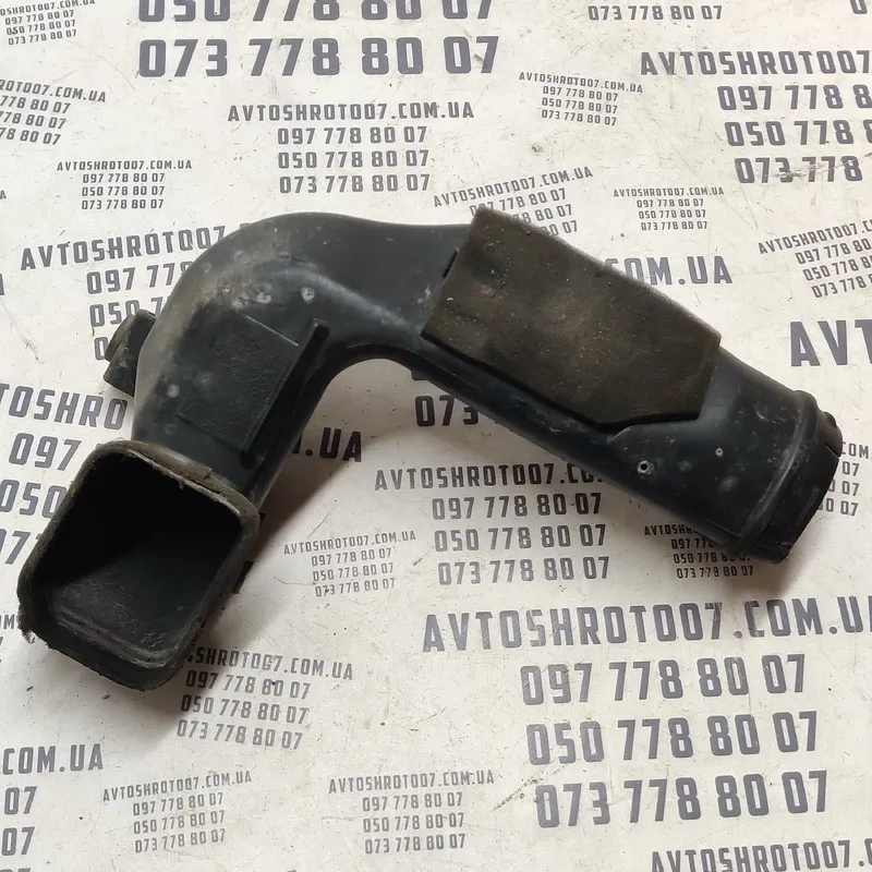 Воздуховод Hyundai Sonata IV (98-05) 2.0 Бенз OEM 2821037510