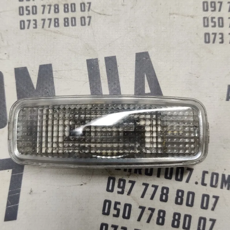 Плафон Audi A6 C6 (04-11) 2.0 TDI передній OEM 4D0947105A