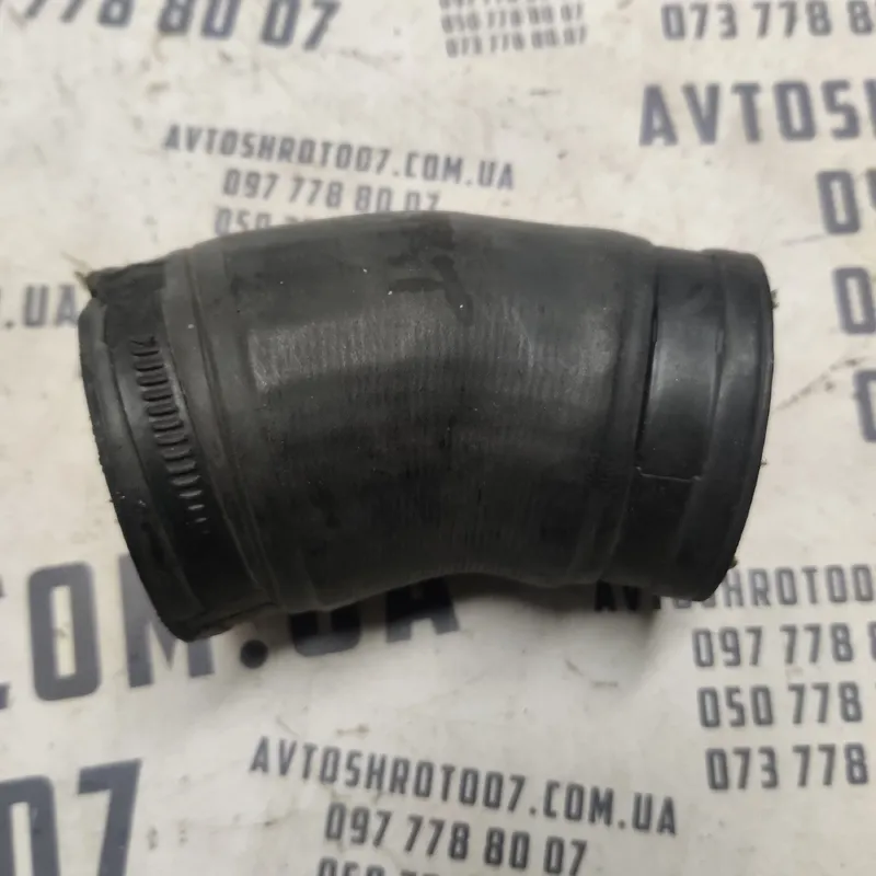 Патрубок інтеркулера VW Passat B8 USA (15-22) OEM 5C0145792D