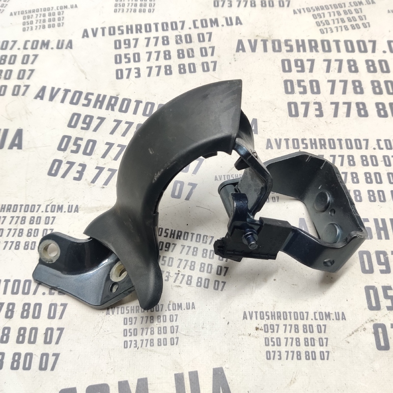 Петля багажника Audi A6 C6 (04-11) 2.0 TDI Пр OEM 4F9827300D