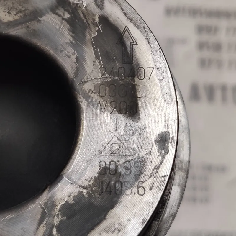 Поршень з шатуном Audi A6 C6 04-11 2.0 TDI OEM 240407303ge