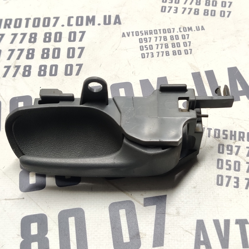 Ручка внутр. Citroen C1 (05-14) 1.0 бенз зад. права OEM 7930