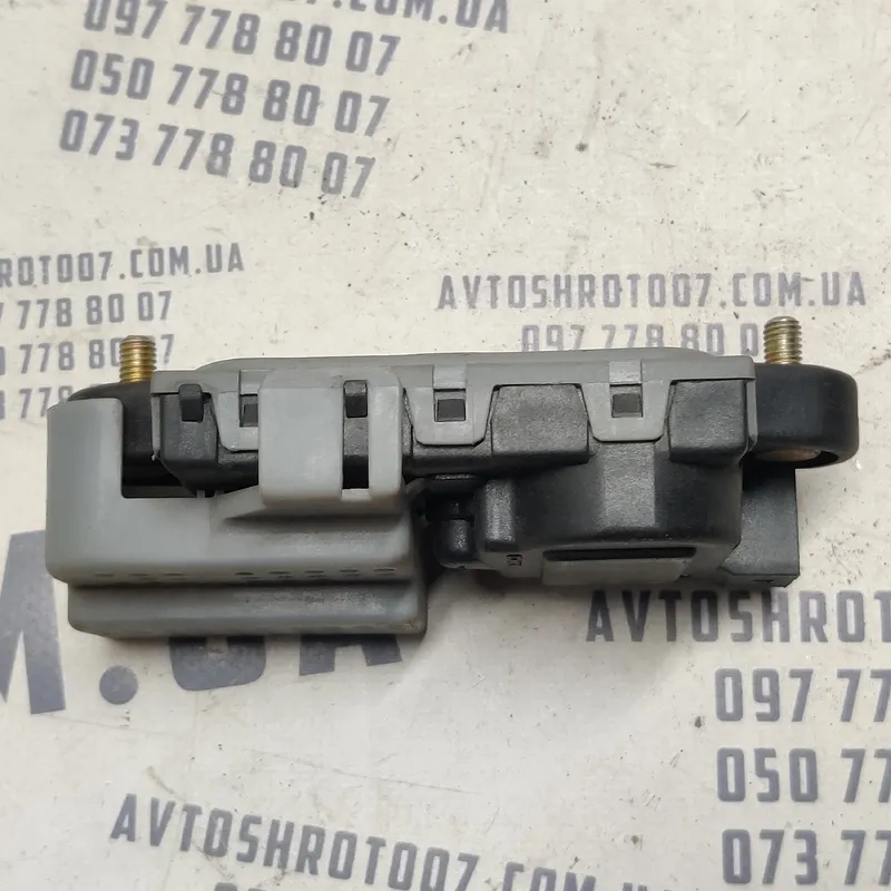 Привід дверного замка Hyundai Sonata IV (98-05) 2.0 пер.пр.