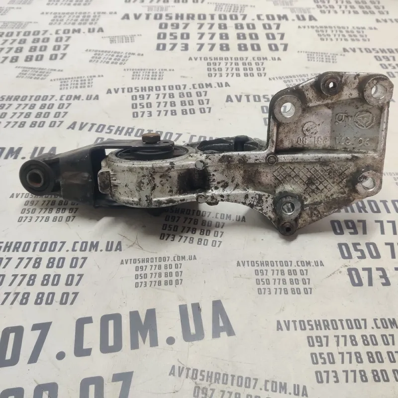 Подушка двигуна Peugeot Partner 1 (96-08) 1.4 OEM 9637123180