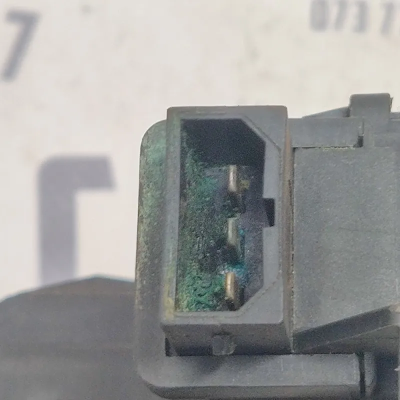 Замок багажника Audi A6 C6 (04-11) 2.0 TDI OEM 8p4827505c