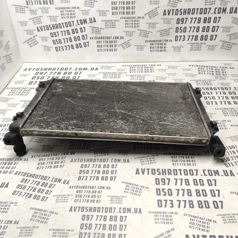 Радіатор охолодження Audi A6 C6 04-11 2.0 TDI OEM 4f01212510