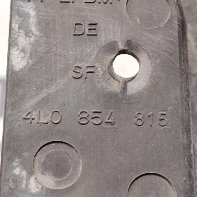 Бризговик Audi Q7 4L (05-15) 3.6Б Зад.Лів.Ниж. OEM 4L0853115