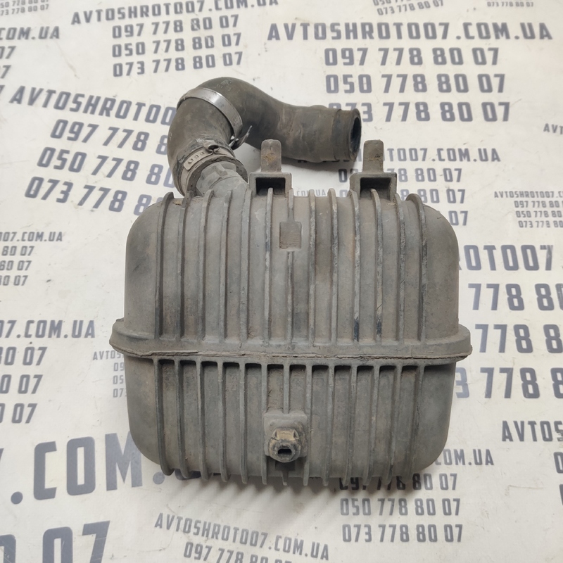 Корпус фільтра Audi A6 C6 (04-11) 2.0 TDI OEM 8E0129955 фото 2
