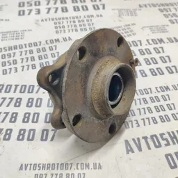 Ступиця Audi A6 C6 04-11 2.0TDI передня права OEM 4D0407613E