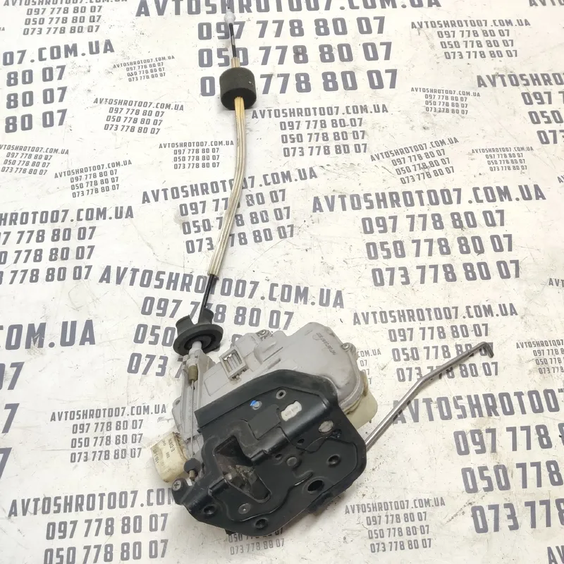 Замок дверей Audi A6 C6 (04-11) 2.0 TDI п.пр. OEM 4f2837016b
