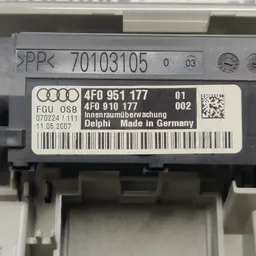 Плафон Audi A6 C6 (04-11) 2.0 TDI передній OEM 4F0951177 фото 3