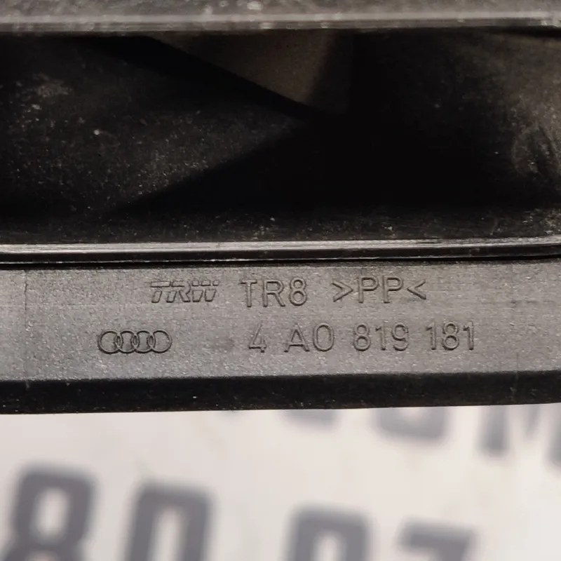 Дефлектор Audi Q7 4L (05-15) 3.6 Бенз Зад ліва OEM 4A0819181