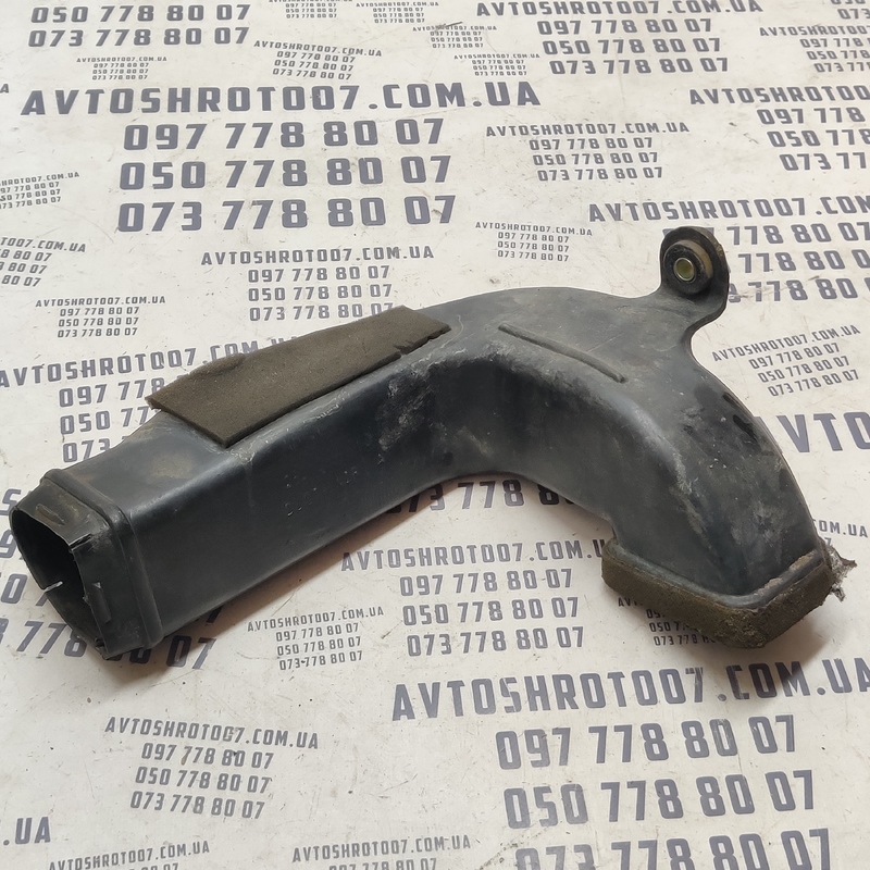 Воздуховод Hyundai Sonata IV (98-05) 2.0 Бенз OEM 2821037510