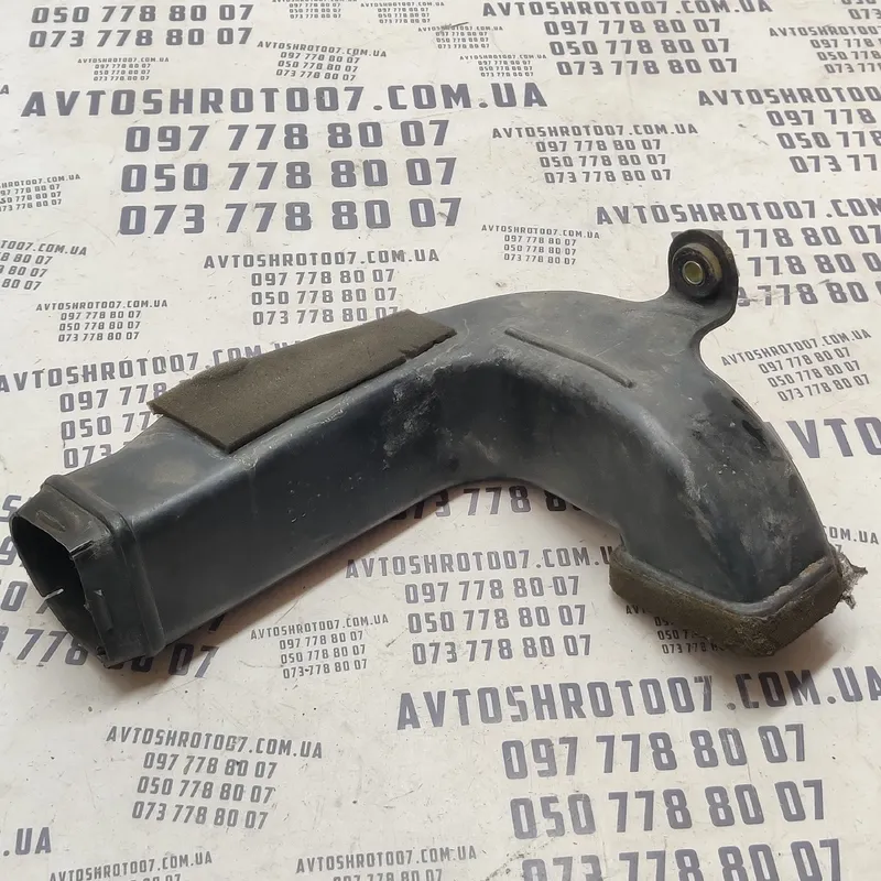 Воздуховод Hyundai Sonata IV (98-05) 2.0 Бенз OEM 2821037510