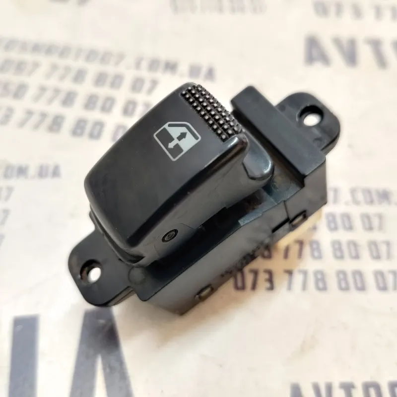 Кнопка склопідіймача Hyundai Sonata IV 98-05 OEM 935782d000