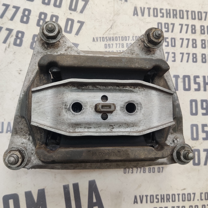 Подушка МКПП Audi A6 C6 (04-11) 2.0 TDI фото 2