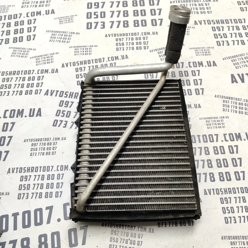 Випарник кондиціонера VW Passat B5 (96-05) OEM 8D1820103D