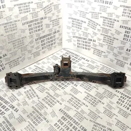 Фаркоп Audi Q7 4L (05-15) 3.6 Бензин Задній OEM 4L0803921F фото 3