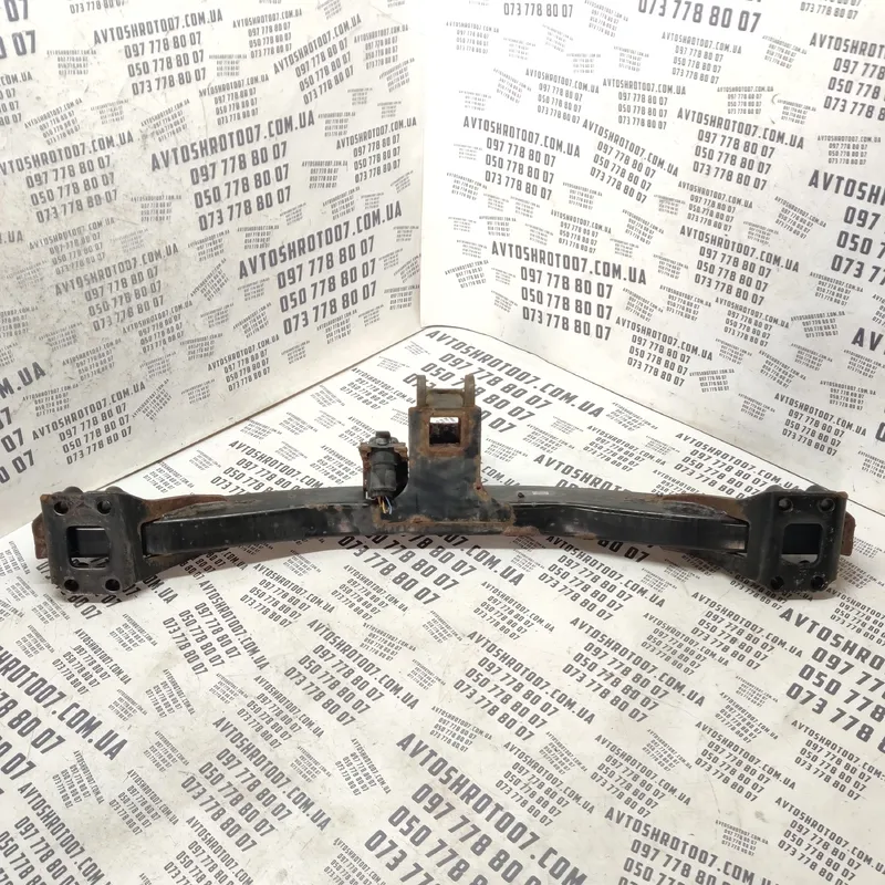 Фаркоп Audi Q7 4L (05-15) 3.6 Бензин Задній OEM 4L0803921F
