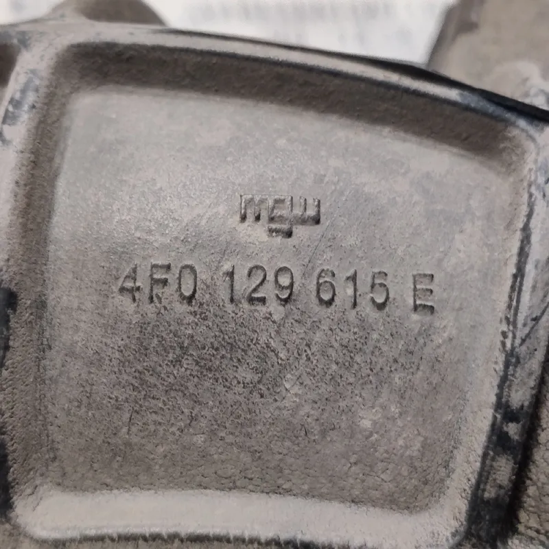 Патрубок повітряний Audi A6 C6 (04-11) 2.0TDI OEM 4F0129615E