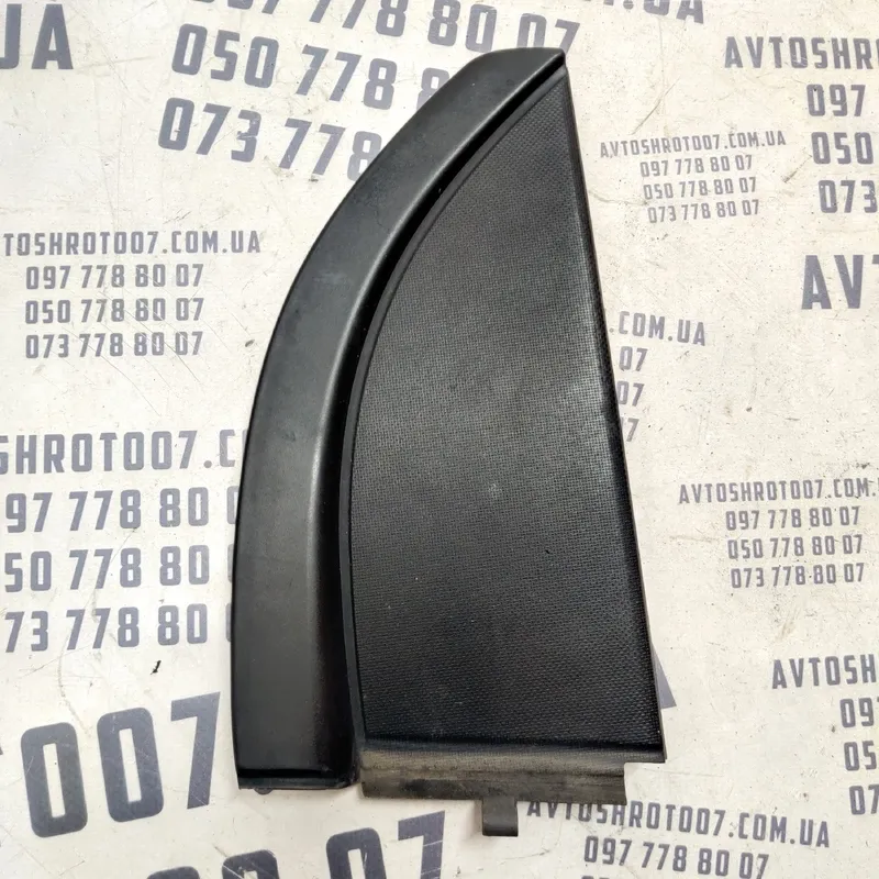 Накладка задня права Hyundai Sonata IV 98-05 2.0 838403d020