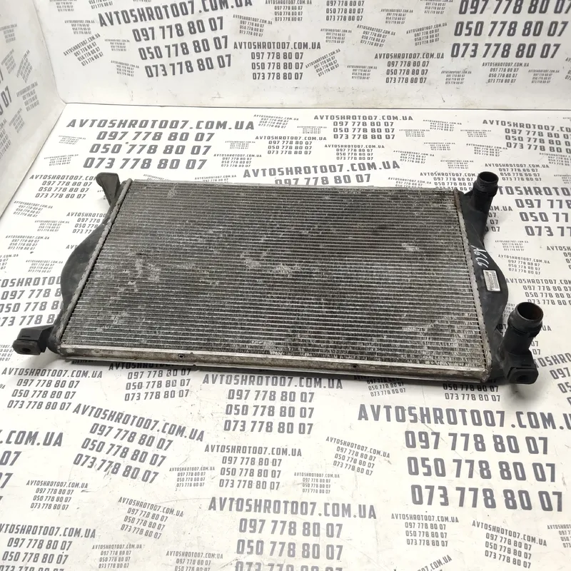 Радіатор охолодження Audi A6 C6 04-11 2.0 TDI OEM 4f01212510