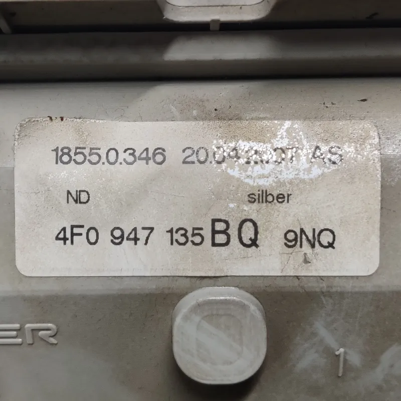 Плафон Audi A6 C6 (04-11) 2.0 TDI передній OEM 4F0951177