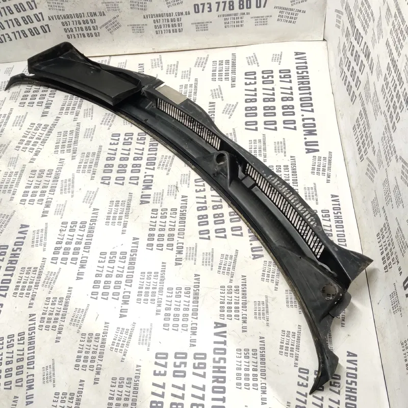 Жабо Volkswagen Bora (98-05) 1.9 TDI OEM 1j1819415b