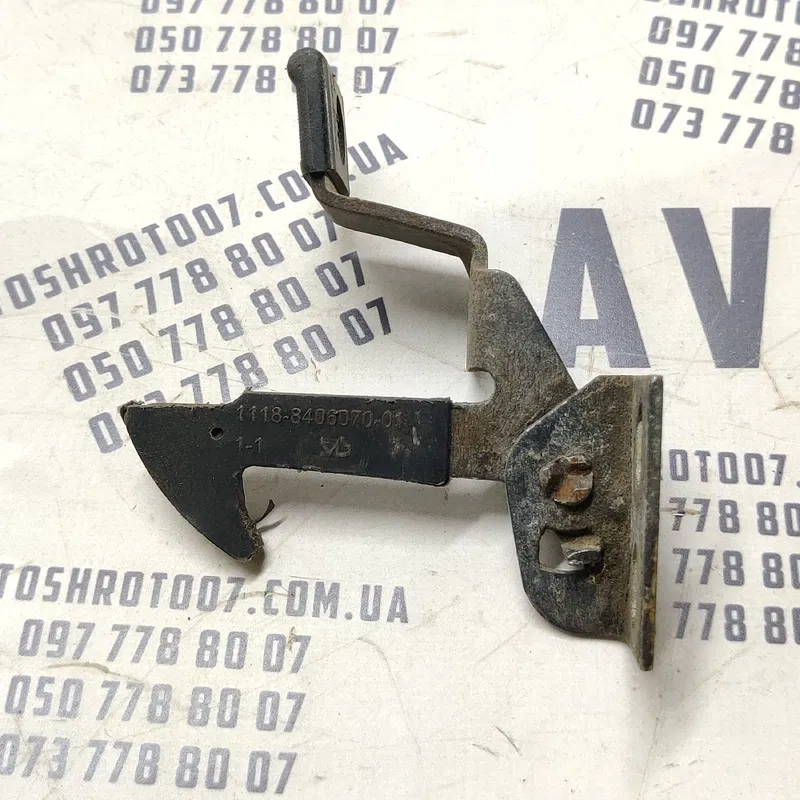 Петля капоту ВАЗ Kalina (04-13) 1.4 16V Бензин