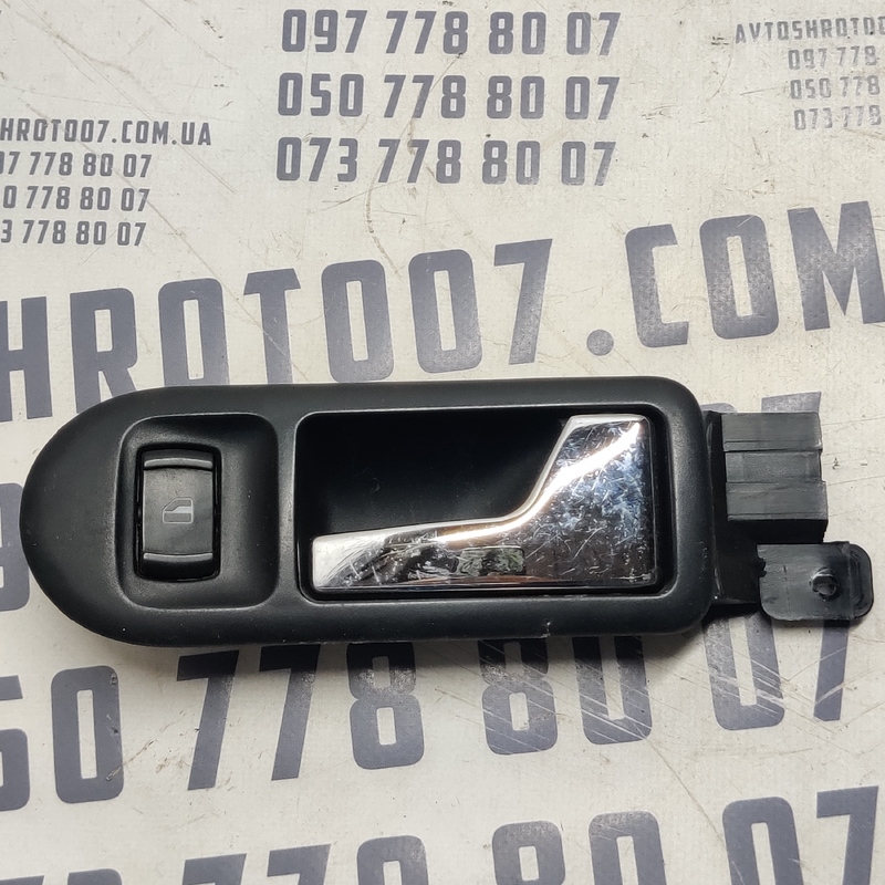 Ручка VW Bora (98-05) 1.9 TDI передня права OEM 3b1837114t
