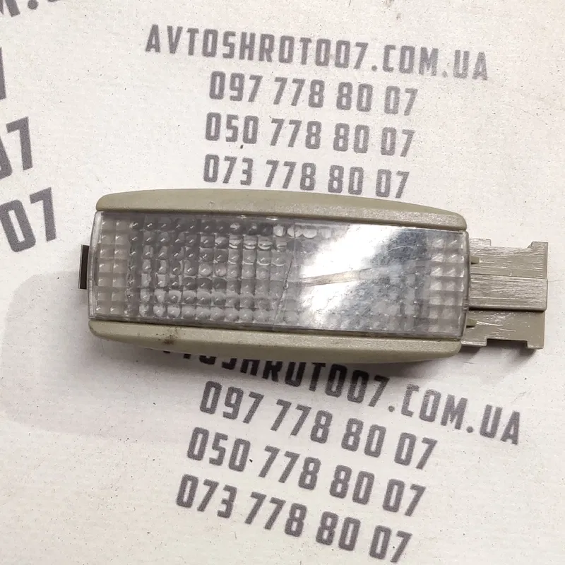 Ліхтар салону VW Bora (98-05) 1.9 TDI задній OEM 3B0947109A