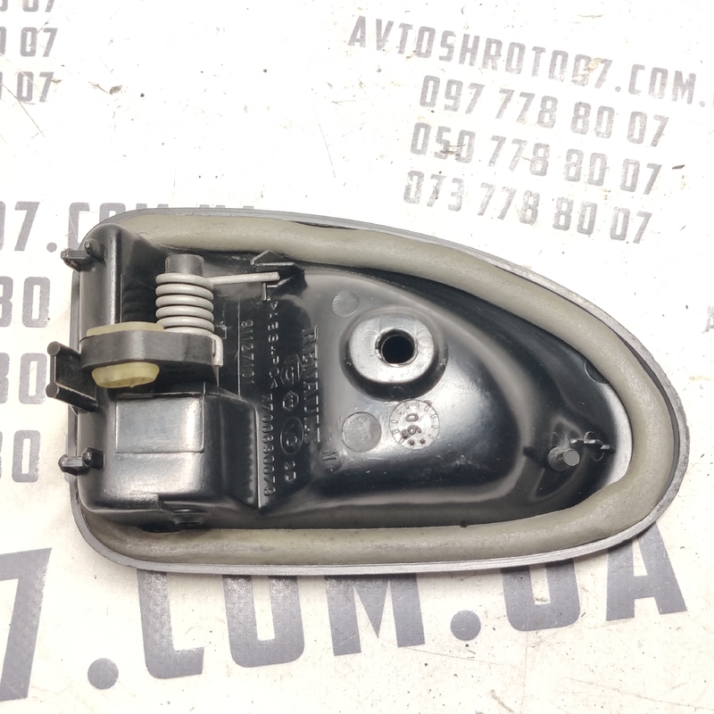 Ручка внутр Dacia Logan 04-12 1.6 Бензин ліва OEM 7700830079 фото 2