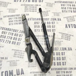 Петля капоту Hyundai Sonata IV (98-05) 2.0 Бензин права