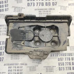 Крепіж акумулятора VW Bora (98-05) 1.9 TDI OEM 1J0915333