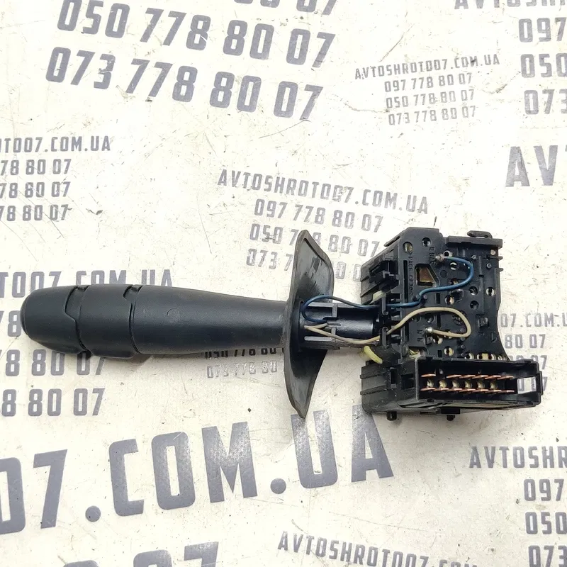 Перемикач підрул. Dacia Logan 04-12 1.6 лів. OEM 8200375336