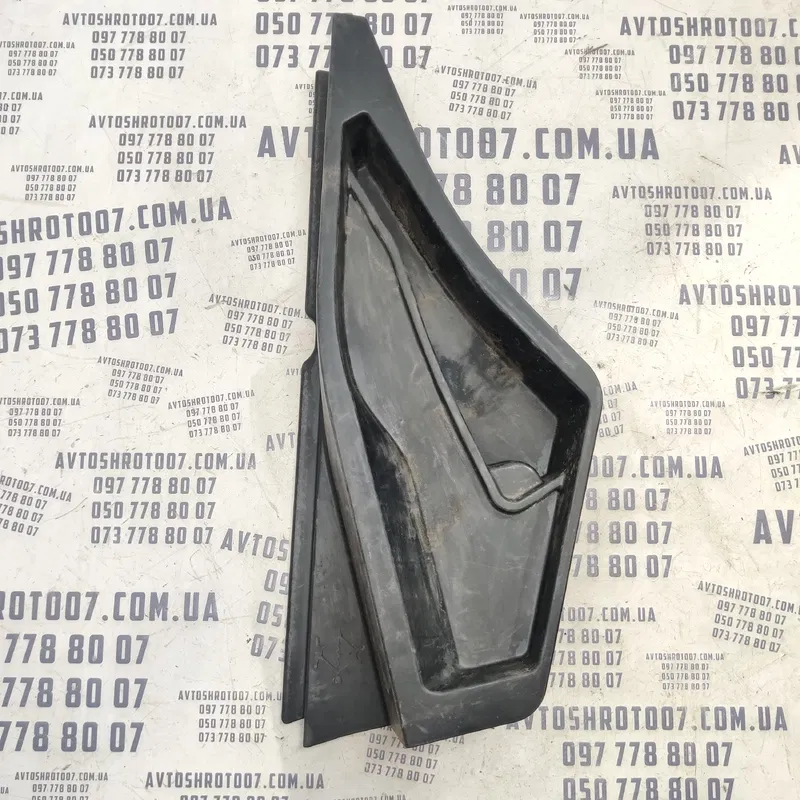 Пластик багажника Toyota Corolla (06-13) 1.6 OEM 6449012010