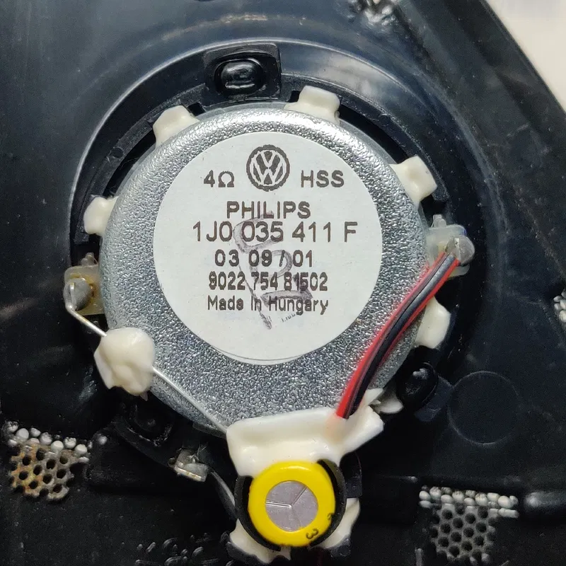 Накладка салону VW Bora (98-05) 1.9TDI права OEM 1j0035411f
